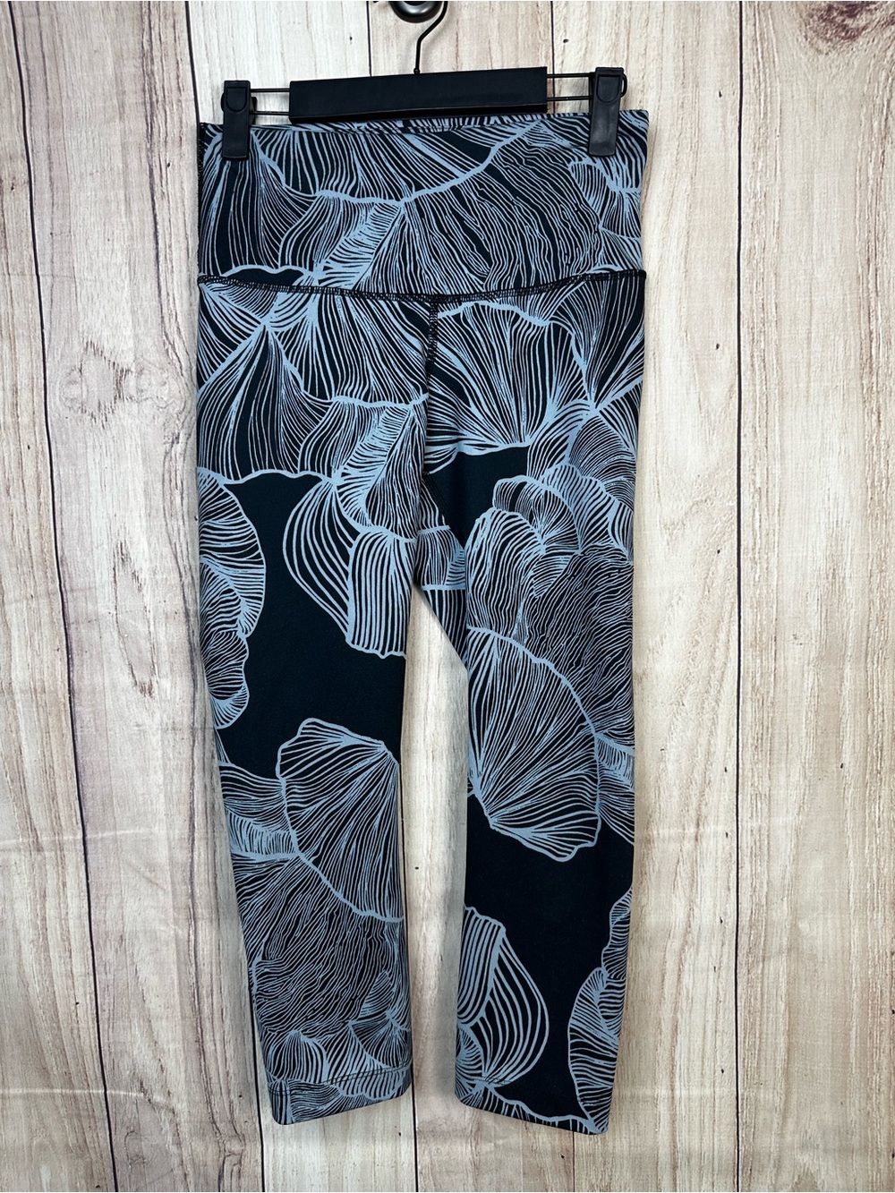 The North Face Black and Light Gray Print Women's FlashDry Capris